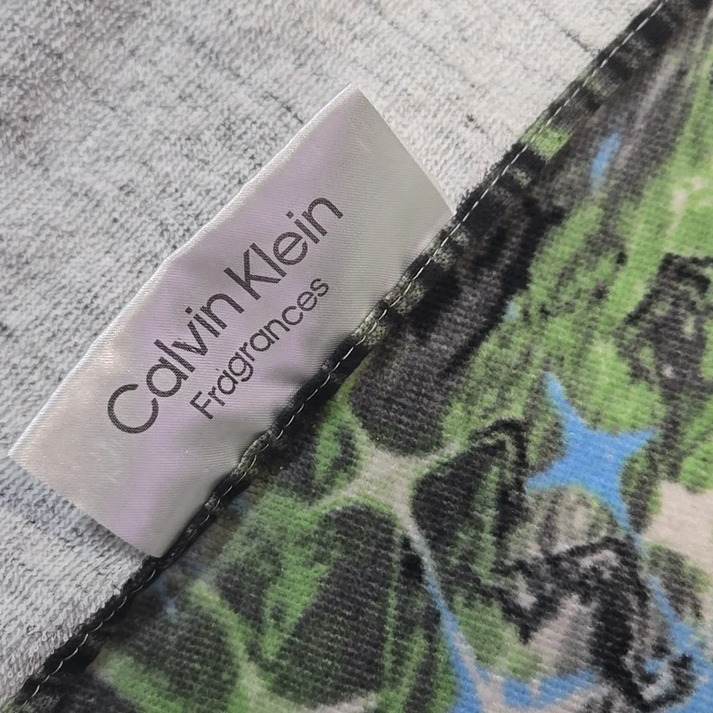 CALVIN KLEIN FRAGRANCES BEACH TOWEL... #7642
